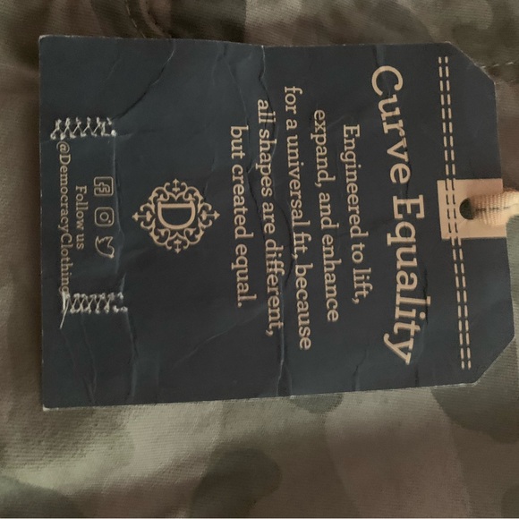 NWT Democracy “Ab Solutions “ Camouflage Jeans. - Picture 15 of 16